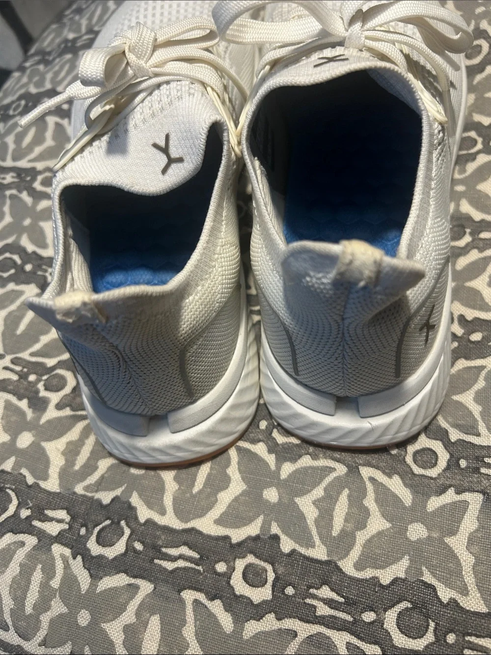 Flux woman’s White Knit Athletic Sneakers